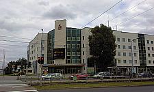 Miasto oszczędza, ale nie na urzędnikach