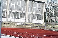 Niebezpieczne okna w szkole przy Staffa