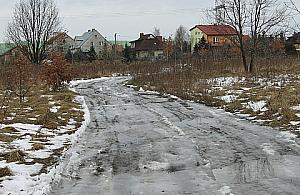 Urzędnik: pani sobie kupi piasek i zasypie dziury