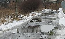 Urzędnik: pani sobie kupi piasek i zasypie dziury