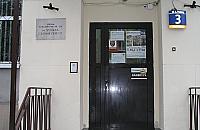 Zbutwiałe podłogi w szkole przy Fontany