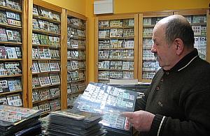 Inni robią pieniądze, ja zbieram znaczki