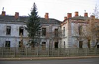 Wieżowiec obok zabytków na Bukowcu