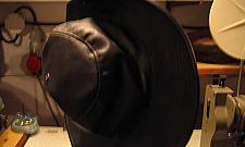 Szaleni kapelusznicy z Falenicy