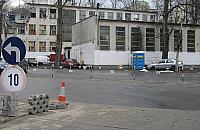 Ruina szkoły przy Złotej: tu kręcono "Czterdziestolatka"