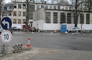 Ruina szkoły przy Złotej: tu kręcono "Czterdziestolatka"