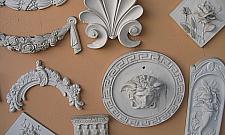 Tajemniczo uśmiechnięty maszkaron z Michałowa