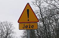 Jeże atakują na Obrońców Tobruku