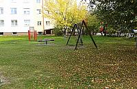 Nowy plac zabaw latem na Piaskach