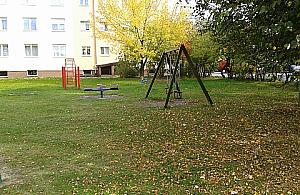 Nowy plac zabaw latem na Piaskach