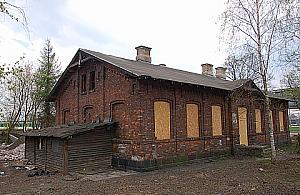 Zabytkowy dom zamieniony na... skup złomu?