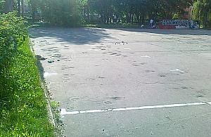 Park zamiast asfaltowego boiska na Jelonkach