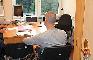 Szef szajki kradnącej samochody miał... 16 lat