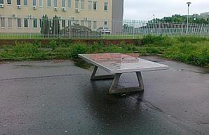 Beton na Rembielińskiej: aż prosi się o plac zabaw