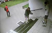 Zerwa� �a�cuszek. Nagra�a go kamera i wpad�