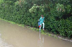 W wodzie po kostki, w wodzie po pas...