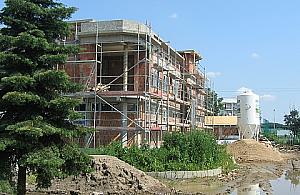 Jabłonna - komisariat w grudniu, a obok park