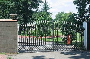 Sąd, szpital i osiedle na terenie po dywizji