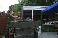 Grochówka z kuchni polowej tuż obok ratusza