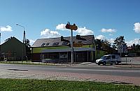 Biedronka się rozmnaża i zabija lokalny biznes