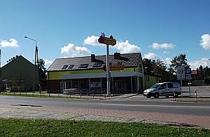 Biedronka się rozmnaża i zabija lokalny biznes