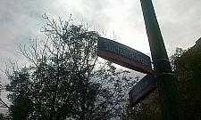 Za krótkie miejsca parkingowe? Nie, to auta są za długie...