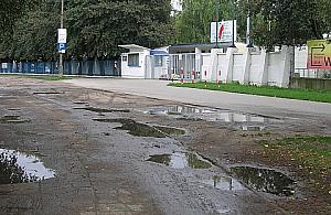 Z parku Szymańskiego zrobiono parking