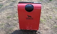 Jednoręki bandyta rozda nagrody za psie kupy