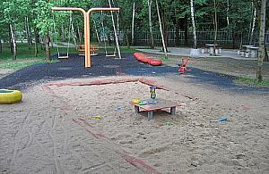 Plac zabaw na Ceramicznej - trudne sąsiedztwo