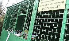 Od kiedy ze śmieciami chodzimy do altany?