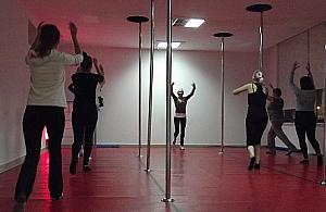 Taniec na rurze - kobiety to kochają i przełamują stereotyp