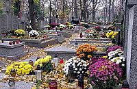 Parafia odmawia pogrzebu. "Bo zmarła nie przyjęła księdza po kolędzie"