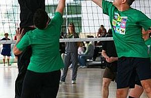 Siatkówka i koszykówka dla amatorów: w czwartki na Bielanach