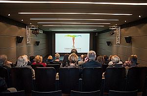 Kino "Czary" znowu na Chłodnej, razem z winiarnią