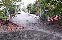 Drogowy absurd w Henrykowie. 70 metr�w dziur na Dziatwy