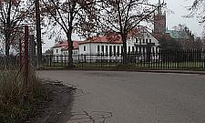 Apel mieszkańca: parkujcie auta na ulicy!