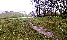 Park Górczewska: jest za ciemno, zwłaszcza od strony Czumy