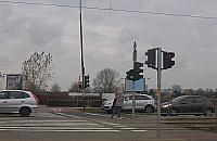 Przez ulicę koło Carrefoura: biegiem na migającym zielonym