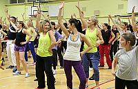 Bemowo ta�czy�o w rytmie zumby