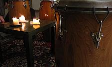 Kubańskie rytmy w Międzylesiu. Na bębnach.