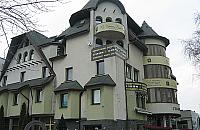 Ikona warszawskich samowolek stoi na Woli