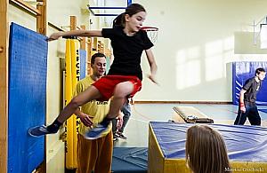 Parkour? A co to? Sprzęt stanie w parku Górczewska