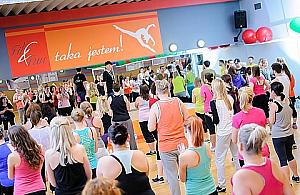 Maraton zumby dla psów ze schroniska