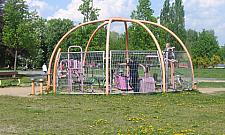 Okolice Areny: najpierw park, basen później