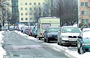 Lawinowo rośnie liczba samochodów, gdzie zaparkują?