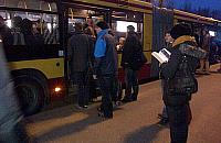 Przepełnione E6 i E8: dochodzi do rękoczynów