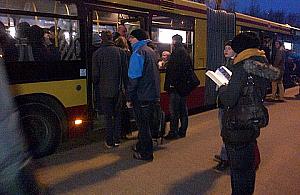 Przepełnione E6 i E8: dochodzi do rękoczynów