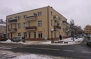 Historia idzie na sprzedaż: fryzjer i apteka