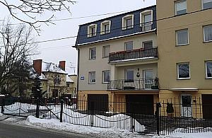 Wśród domków jednorodzinnych chcą postawić blok