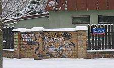 Nocne imprezy, bazgroły. Czy policja wie, gdzie jest Marysin?